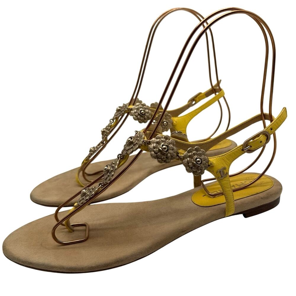 CHANEL Vintage Camellia Sandals 38.5 EU Yellow CC Floral Boho Cottage Coastal